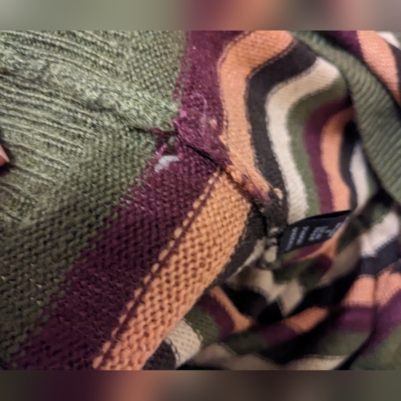 Olivaceous sweater women's medium long sleeve striped burgundy/olive nwt - Picture 16 of 16